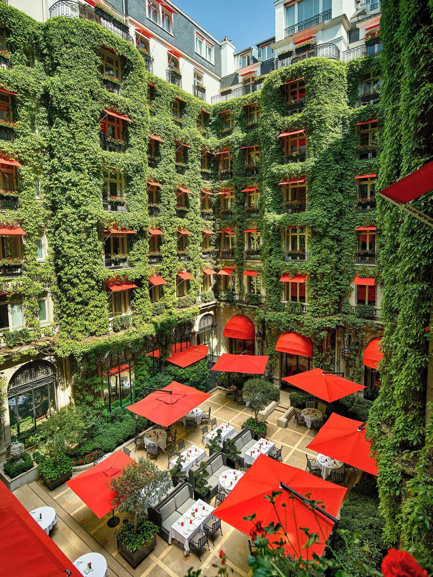 Hôtel Plaza Athénée – Dorchester Collection