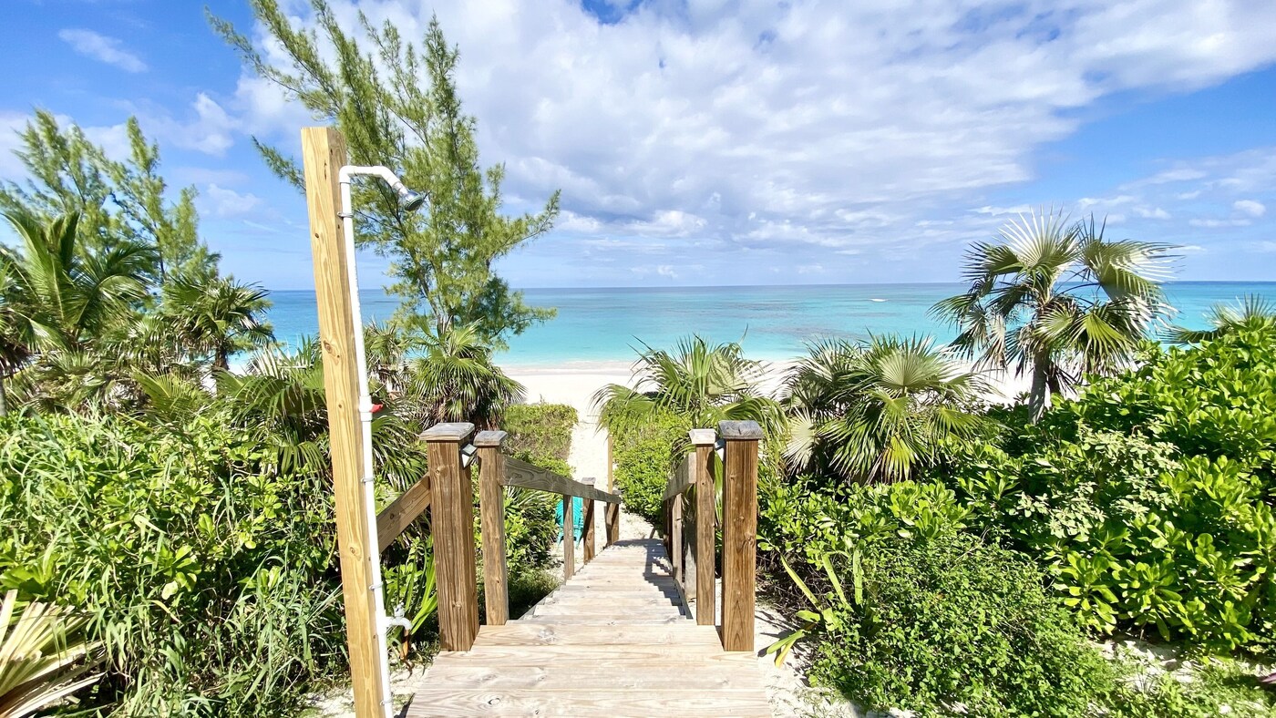 Private Villa on Pink Sand Beach – Eleuthera · Bahamas