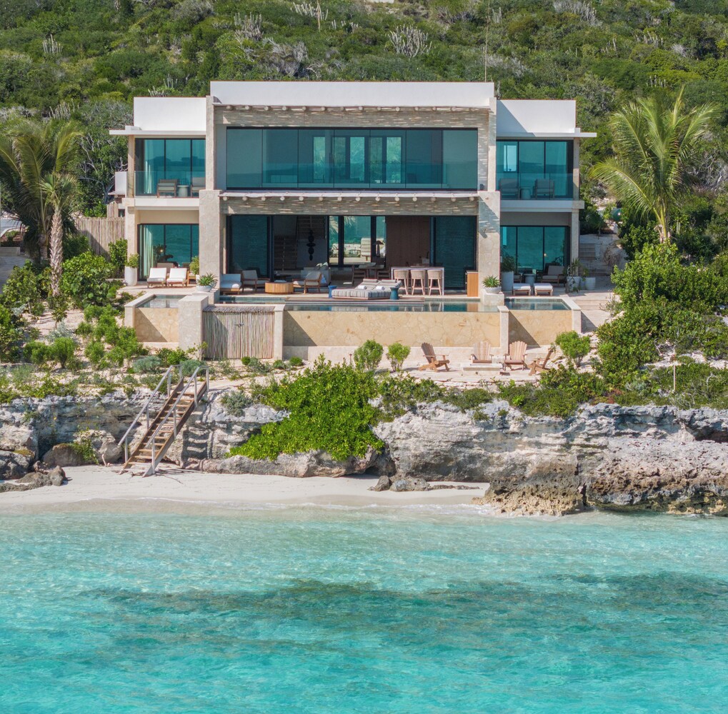 The Strand Turks and Caicos – Turks and Caicos